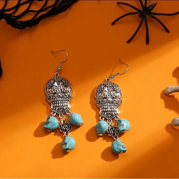 NWT SKULL EARRINGS - Picture 2 of 5